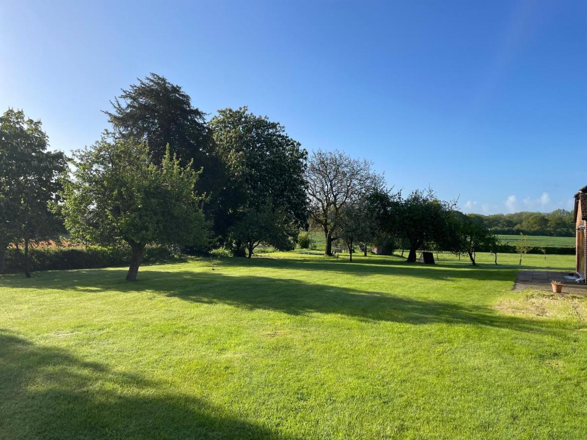Little Park Farm Queen Anne Farmhouse & Apartments Stratfield Mortimer Esterno foto
