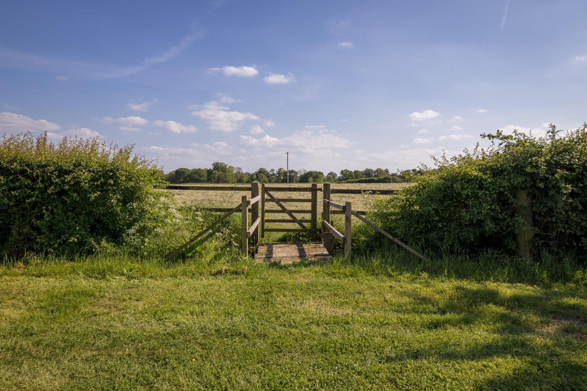 Little Park Farm Queen Anne Farmhouse & Apartments Stratfield Mortimer Esterno foto