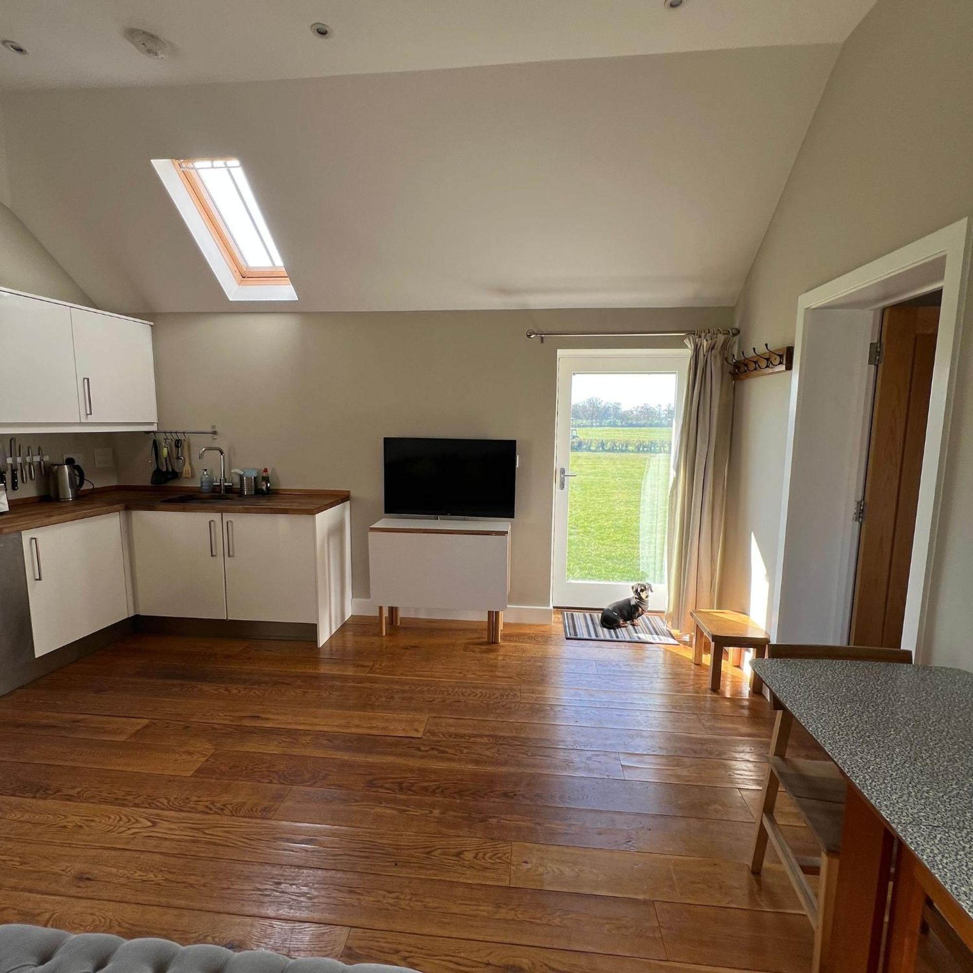 Little Park Farm Queen Anne Farmhouse & Apartments Stratfield Mortimer Esterno foto